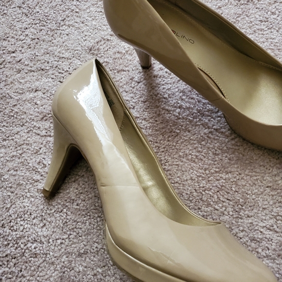 Beige Shiny Bandolino - Picture 4 of 6